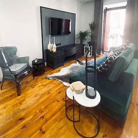 Apartamento De Diseno En Malasana Junto A Gran Via-3